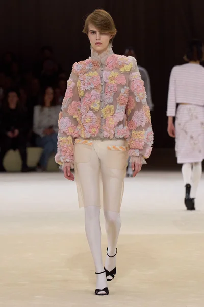 Look 15